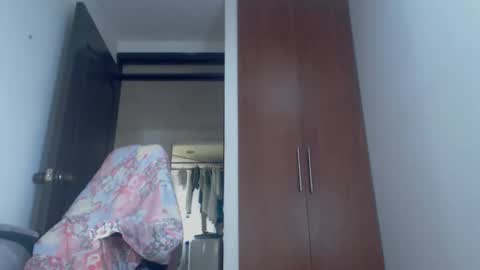 Snapshot of dammuscle chatting on 02-19-26, 04:03 dammuscle online show from 02-19-26, 04:03