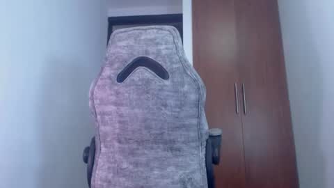 Snapshot of dammuscle chatting on 06-12-26, 03:22 dammuscle online show from 06-12-26, 03:22