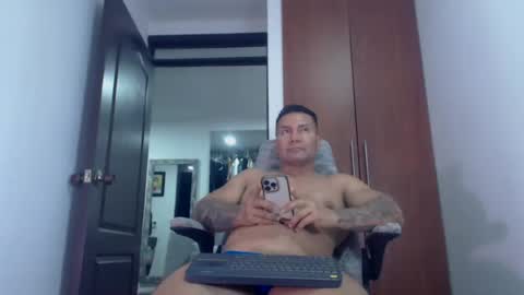 Snapshot of dammuscle chatting on 07-14-26, 12:35 dammuscle online show from 07-14-26, 12:35