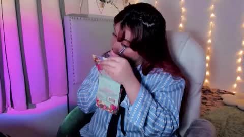 Snapshot of damn_that_booty chatting on 02-13-26, 01:23 Criss online show from 02-13-26, 01:23