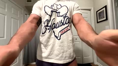 Snapshot of damnimhandsome25 chatting on 02-05-25, 04:47 Clyde online show from 02-05-25, 04:47