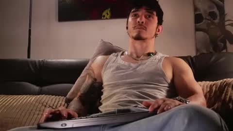 insta damn8   ---         -----  online show from 04-08-26, 11:59