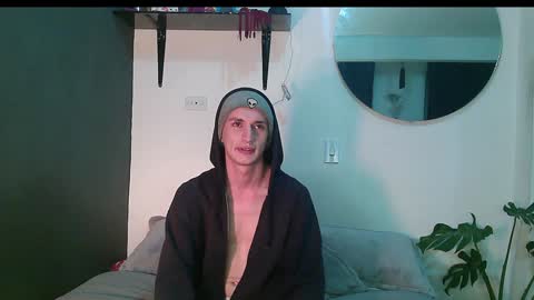 Snapshot of dan_yagami chatting on 01-27-25, 12:54 Dan and Noah online show from 01-27-25, 12:54