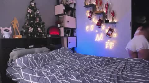 Dana online show from 12-18-25, 01:39