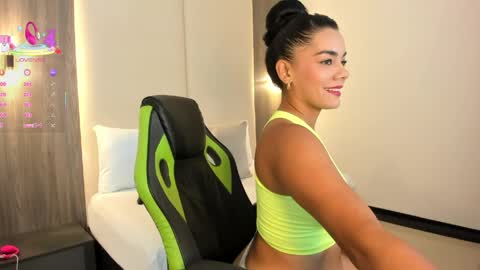 D A N A  online show from 04-06-26, 07:15