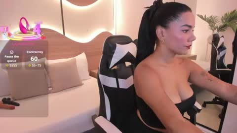 Snapshot of dana_daree chatting on 06-24-26, 07:13 D A N A online show from 06-24-26, 07:13