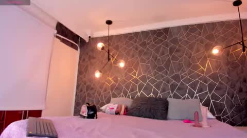    online show from 10-31-25, 11:28