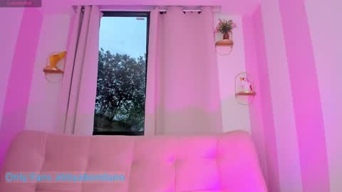 Snapshot of danafinet chatting on 09-17-25, 11:01 A B B Y online show from 09-17-25, 11:01