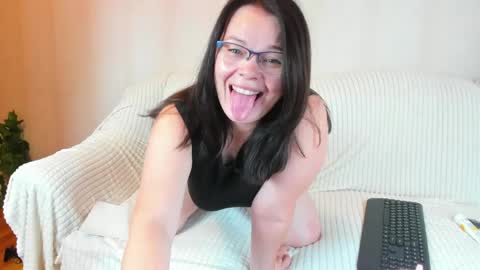 Snapshot of danajhonson chatting on 04-25-26, 06:16 danajhonson online show from 04-25-26, 06:16