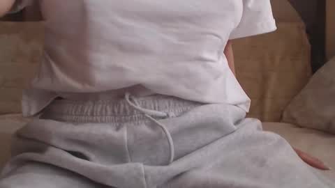 Snapshot of danaperfect chatting on 10-19-25, 07:20 Daniella online show from 10-19-25, 07:20