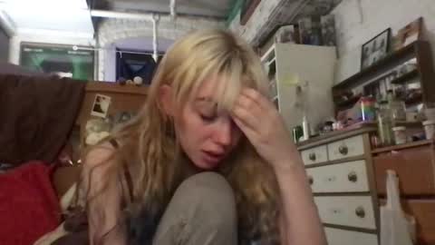 Snapshot of danceissexisbeauty2 chatting on 10-19-25, 10:32 Your submissive patient online show from 10-19-25, 10:32