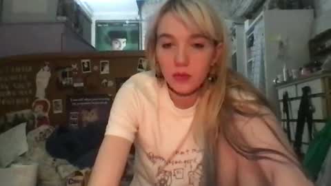 Snapshot of danceissexisbeauty2 chatting on 11-13-25, 09:08 Your submissive patient online show from 11-13-25, 09:08