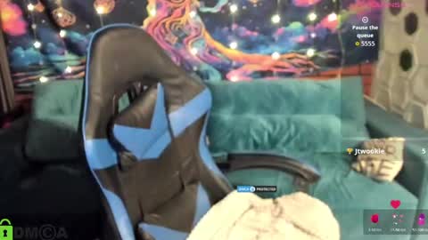 dances_queen online show from 03-22-26, 08:07