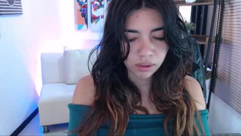 Veronica online show from 09-22-25, 11:56