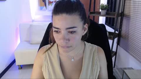 Veronica online show from 10-06-25, 10:56