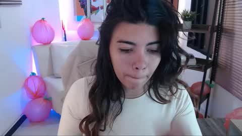 Veronica online show from 10-20-25, 11:21