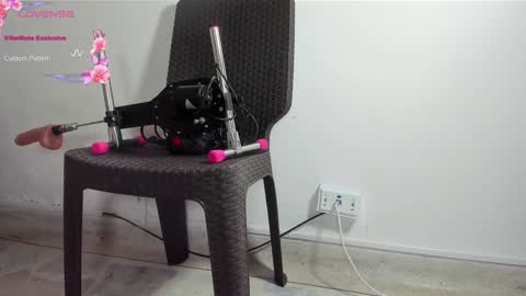 Snapshot of dani_ary chatting on 01-13-25, 01:28 DANI online show from 01-13-25, 01:28