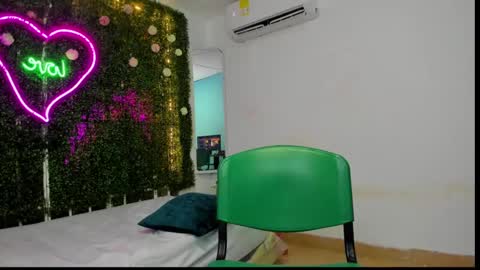 Snapshot of dani_lue chatting on 12-02-24, 11:56 dani_lue online show from 12-02-24, 11:56