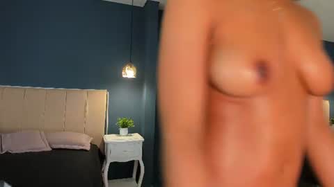 Snapshot of dania_gh chatting on 06-17-26, 11:34 Dania online show from 06-17-26, 11:34