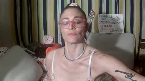 Snapshot of danicamore chatting on 02-06-26, 08:40 danicamore online show from 02-06-26, 08:40