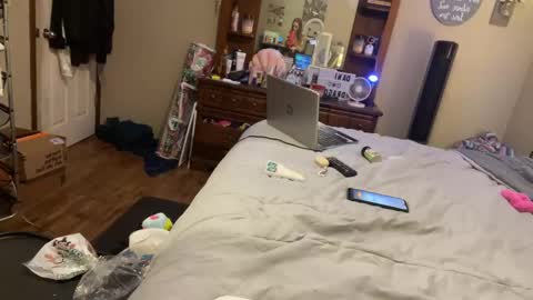 Snapshot of danidragon69 chatting on 12-20-24, 08:45 Dani Dragon online show from 12-20-24, 08:45