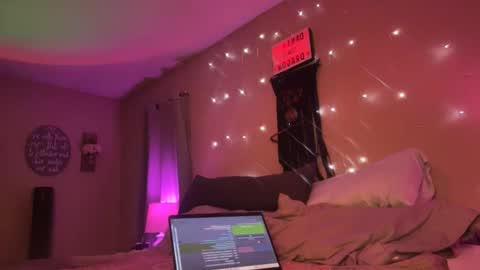 Snapshot of danidragon69 chatting on 01-10-25, 10:17 Dani Dragon online show from 01-10-25, 10:17