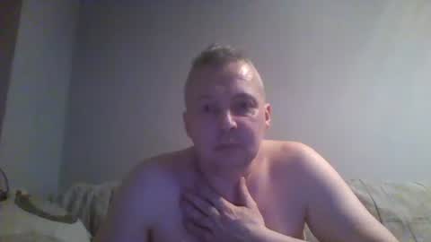 Snapshot of daniel0028 chatting on 09-14-25, 02:33 dan online show from 09-14-25, 02:33