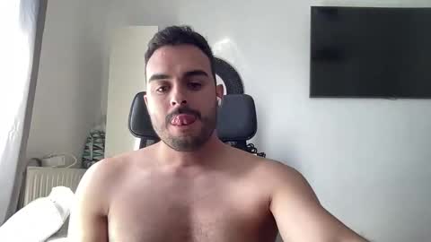 daniel_3827 online show from 06-11-26, 08:45