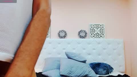 Snapshot of daniel_cohen chatting on 01-11-25, 01:06 daniel_cohen online show from 01-11-25, 01:06