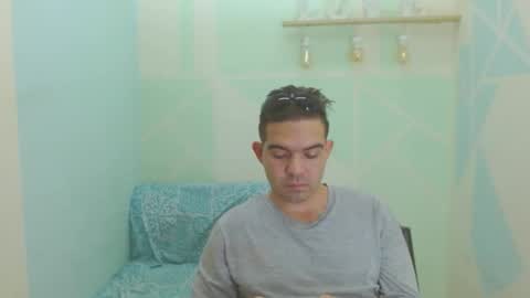 Snapshot of daniel_dick6969 chatting on 11-05-25, 10:43 Daniel y olivia online show from 11-05-25, 10:43