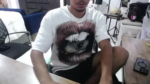 daniel_velez26 online show from 05-25-26, 07:31