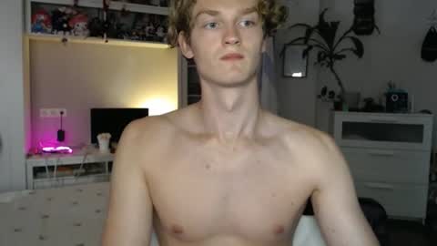 Snapshot of daniel_yumm chatting on 06-24-26, 03:55 Daniel online show from 06-24-26, 03:55