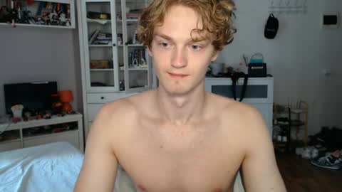 Snapshot of daniel_yumm chatting on 06-29-26, 02:28 Daniel online show from 06-29-26, 02:28