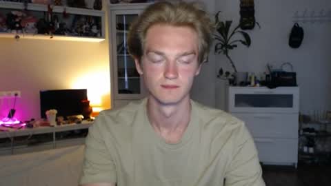 Snapshot of daniel_yumm chatting on 07-03-26, 04:08 Daniel online show from 07-03-26, 04:08