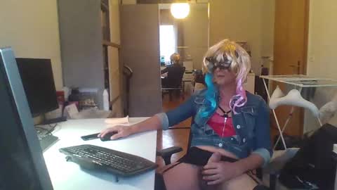 Snapshot of daniela69i chatting on 02-12-25, 07:13 newcumer online show from 02-12-25, 07:13