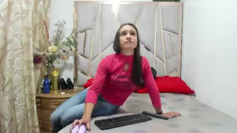 Snapshot of daniela_casallass chatting on 07-06-26, 11:07 Daniela online show from 07-06-26, 11:07
