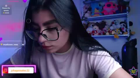 Snapshot of daniela_cute22 chatting on 07-17-26, 02:07 DANIELA online show from 07-17-26, 02:07