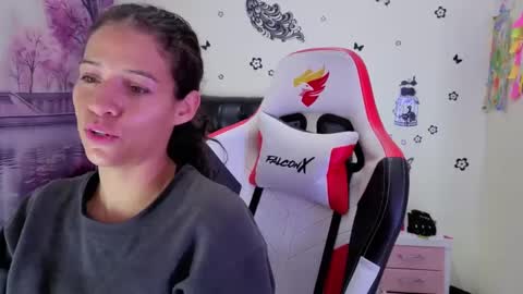 danielarivasth online show from 09-08-25, 06:18