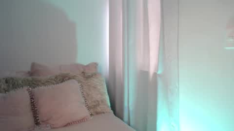 Lucia online show from 09-10-25, 06:52