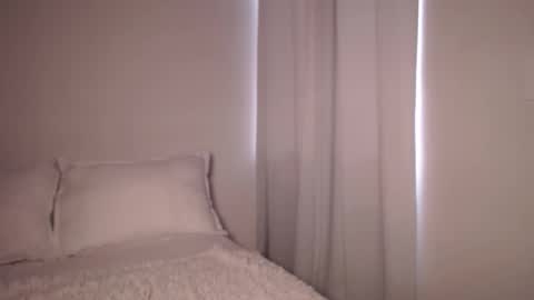 Lucia online show from 01-16-26, 04:44