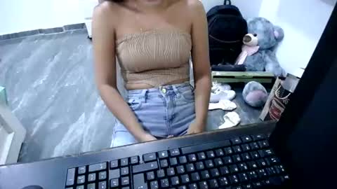 danielaa_foxx online show from 06-11-26, 08:29