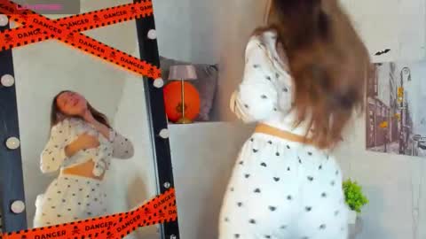 Snapshot of daniella_perry chatting on 11-07-25, 01:16 Daniella online show from 11-07-25, 01:16