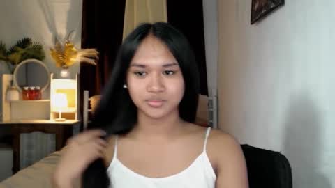 Snapshot of daniellelux chatting on 02-10-25, 08:20 daniellelux online show from 02-10-25, 08:20