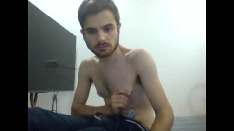 Snapshot of danievio21 chatting on 05-11-26, 12:38 danievio21 online show from 05-11-26, 12:38