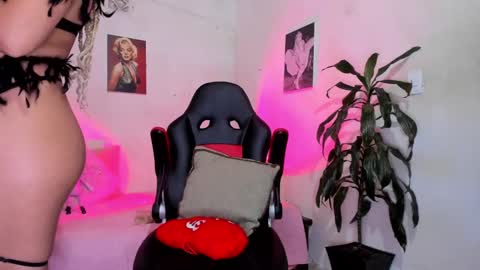 Daniela  online show from 10-02-25, 10:28