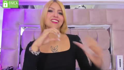 Snapshot of daniiela_beteche777 chatting on 05-23-26, 06:56 DANIELA online show from 05-23-26, 06:56