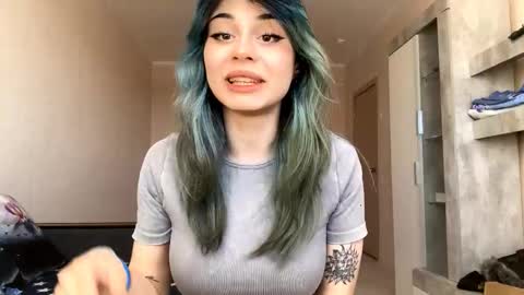 Snapshot of danikalazarini chatting on 02-18-26, 08:21 Melissa online show from 02-18-26, 08:21