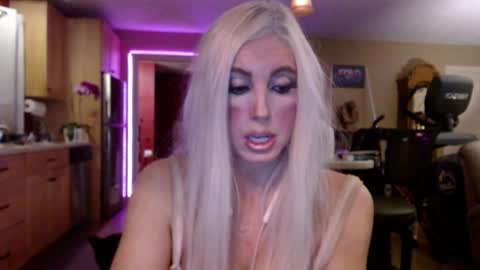 Snapshot of danikawhite69 chatting on 09-29-25, 07:24 DanikaWhite69 online show from 09-29-25, 07:24