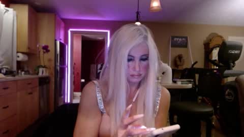 Snapshot of danikawhite69 chatting on 10-14-25, 05:41 DanikaWhite69 online show from 10-14-25, 05:41