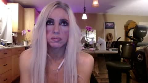 Snapshot of danikawhite69 chatting on 07-18-26, 01:37 DanikaWhite69 online show from 07-18-26, 01:37